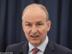 Por que Michael Martin, bêbado, está agora se segurando para salvar sua vida, que já foi um farol de competência e autoridade? Por causa desses três erros principais