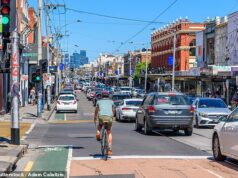 Milhares de motoristas em um estado australiano receberão um desconto único de até US$ 186