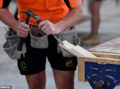 O australiano que abraça a ‘cultura tradicional’ e usa alta visibilidade para ‘conforto’ gera polêmica