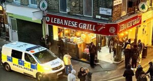 Vivemos ao lado dos famosos takeaways do TikTok – os clientes estão tornando nossas vidas miseráveis com barulho, lixo e brigas constantes.