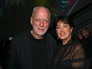 Os planos da estrela do Pink Floyd, David Gilmour, de renovar sua casa de fazenda de £ 2 milhões foram paralisados pela descoberta de um morcego protegido.