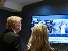 Carolyn Levitt compartilha uma foto dramática dos bastidores no Salão Oval depois que um homem armado abre fogo no jantar de correspondentes na Casa Branca