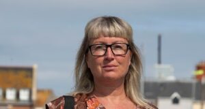 Ativista dos direitos dos animais que ‘matou’ lagosta depois de arrancá-la do aquário de um restaurante e jogá-la no mar afirma que foi um ‘ato de bondade’ e vítima de ‘caça às bruxas’ da polícia