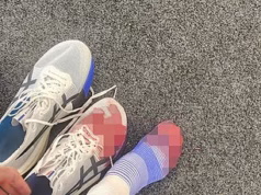 O melhor corredor britânico ‘explodiu a perna’ durante a Maratona de Londres ao revelar uma imagem horrÃvel – depois de lutar para terminar com um tempo incrÃvel