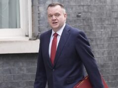 Um aliado de Keir Starmer insiste que ‘alinhamento’ com as regras da UE ‘não é um palavrão’, pois diz que é uma parte ‘central’ da tentativa do Partido Trabalhista de manter os poderes de ‘redefinição’ do Brexit do primeiro-ministro