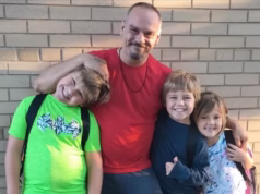 Papai deixou três filhos morrerem em um incêndio em casa porque estava ‘apavorado’, a polícia diz que mãe arrasada revela vida doméstica ‘nojenta’