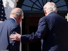 O movimento sutil, mas amigável de Trump, que quebrou imediatamente o protocolo real com o rei Charles