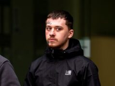 O intruso que entrou nas Casas do Parlamento no meio de um grande erro de segurança foi anteriormente encaminhado para o programa antiterrorista, ouviu um tribunal.