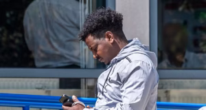 O migrante fugitivo do hotel Bournemouth atacou funcionários da loja Subway e ameaçou clientes – antes de ser pego quando voltou horas depois como motorista do Just Eat