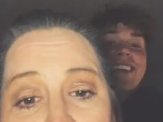 Vídeo chocante da professora mostra seu ato sexual simulado com seu filho estrela de Baywatch, Noah Beck … acusado de preparar uma estudante depois que sua filha foi demitida do mesmo emprego