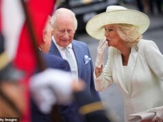 A Rainha Camilla usou um broche de diamante em forma de coração que herdou de Elizabeth II no segundo dia de sua visita de estado aos EUA.