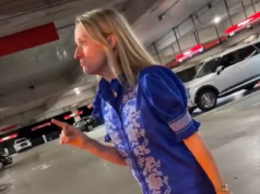 Karen do aeroporto conversa com a funcionária e diz que ‘cheira maconha’ na cadeirinha infantil errada… Então, quem está certo?