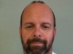 Professor de matemática de Brisbane acusado de cuidar de criança enquanto administrava um site vil de ‘adoração ao forskin’