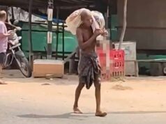 O homem desenterra o corpo da irmã e leva ao banco para provar que ela está morta porque negaram acesso à sua conta