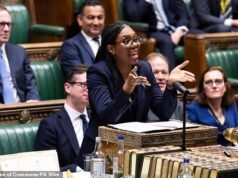 Kimmy Badenoch confronta o ministro das Forças Armadas do Trabalho por evitar a votação da Lei de Problemas da Irlanda do Norte – e depois vem em socorro de Keir Starmer