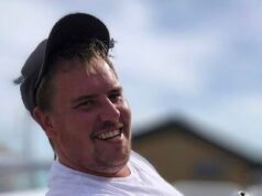 Dois pais romenos, de 37 anos, e um pensionista, de 80, comparecem em tribunal acusados de homicídio com droga partidária GBL