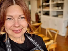 Proprietário de café elogiado por permanecer com a equipe depois que um cliente irritado perdeu o controle para um garçom adolescente por causa de uma mudança no menu: ‘tolerância zero’
