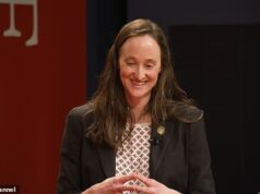 O prefeito de Oak Seattle, 43 anos, cujos pais ainda pagam as contas, está afastando os residentes mais ricos da cidade, decididos à perspectiva de um novo imposto para milionários