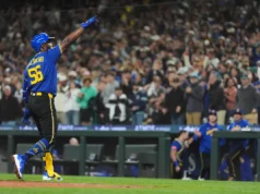 Aerojarena faz o primeiro home run da temporada, Mariners encerra derrapagem de 5 jogos com vitória por 9-6 sobre Astros