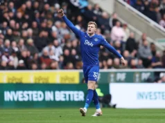 Manchester United em negociações para contratar o zagueiro do Everton: terno para Carrick?