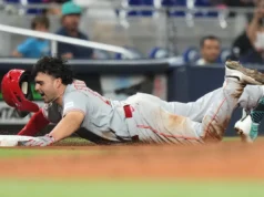 2 rebatidas de De La Cruz, HR de Stephenson impulsionam os Reds na vitória por 2 a 0 sobre os Marlins