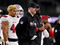 Mike Vrabel adicionou outro rosto familiar à equipe técnica do Patriots 2026