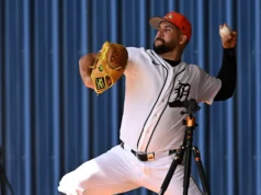 Detroit Tigers convoca o apaziguador Birch Smith; Enviar o lateral-esquerdo Enmanuel de Jesus para Toledo