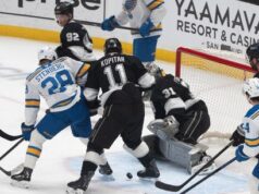 Os Kings derrotaram os Blues no OT, assumindo a liderança do wild card