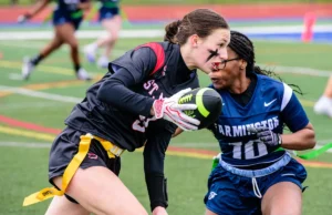 Dê seu voto para a jogadora de futebol americano da bandeira feminina de Michigan da semana