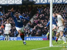 Rangers 4-2 Dundee United: Rangers de Röhl sobem ao topo
