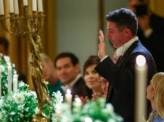 Donald Trump aplaude de pé Rory McIlroy no Masters State Dinner