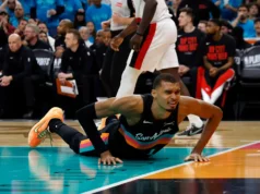 A estrela do Spurs, Victor Wembanyama, deixou o jogo 2 contra Portland mais cedo e entrou no protocolo de concussão após cair de cara na quadra