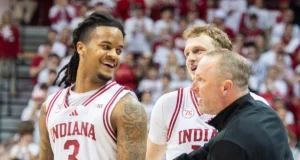 Mesa redonda da equipe: Se você pudesse manter 2 jogadores do elenco da temporada passada, quem seriam eles?