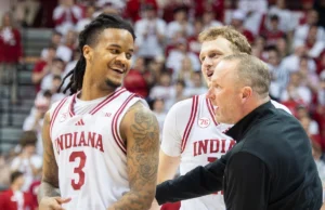 Mesa redonda da equipe: Se você pudesse manter 2 jogadores do elenco da temporada passada, quem seriam eles?