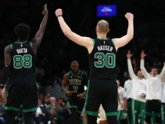 Enquanto alguns prevêem uma série fácil para o Boston Celtics contra o 76ers, Sam Houser espera uma luta.