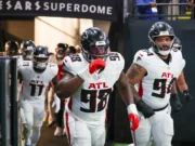 A mídia social reagiu à troca dos Jaguars por Mason Smith por Rooke Orhoro