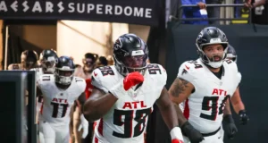 A mídia social reagiu à troca dos Jaguars por Mason Smith por Rooke Orhoro