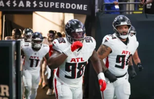 A mídia social reagiu à troca dos Jaguars por Mason Smith por Rooke Orhoro