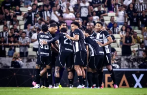 Cinco equipes estão empatadas em pontos no topo da tabela da Série B