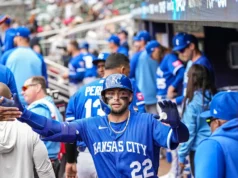 O apanhador novato Carter Jensen foi excluído do time titular do Royals depois de dormir demais