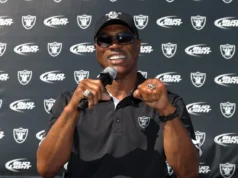 LB, herói dos Raiders no Super Bowl, morre aos 72 anos