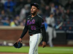 O jogo Rockies-Mets foi adiado devido à chuva, marcando uma partida dupla para domingo