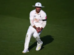 O jogador de críquete sul-africano foi investigado depois de deixar a final para pegar um voo para o Reino Unido