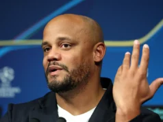 Vincent Kompany, do Bayern de Munique, revelou que conversou como técnico com Luis Enrique, do Paris Saint-Germain.