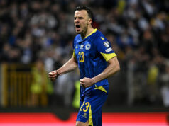 Herói de toda a nação! Será que esta estrela da Bundesliga conseguirá salvar o seu clube?