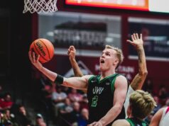 O guarda do Utah Valley All-WAC, Jackson Holcomb, está se transferindo para Utah