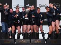 Oxford comemora o fim de uma década de corridas de barcos femininas, enquanto os homens compartilham as honras em um encontro emocionante