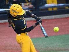 O softball Mizzou eliminou Kansas City após uma exibição ofensiva ativa
