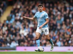 O crescimento de um zagueiro do Manchester City acelera a cada partida