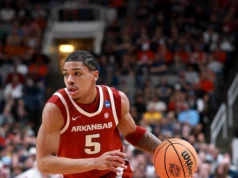 Jogo de basquete Michigan State x Arkansas no Dia de Ação de Graças em Detroit